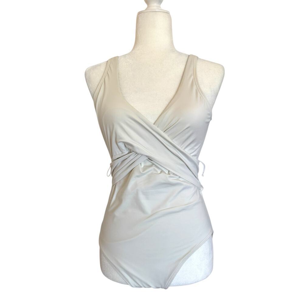 Tommy Bahama Women’s‎ One-Piece Swimsuit – Style TSW7012P  10 Pearl (off-white